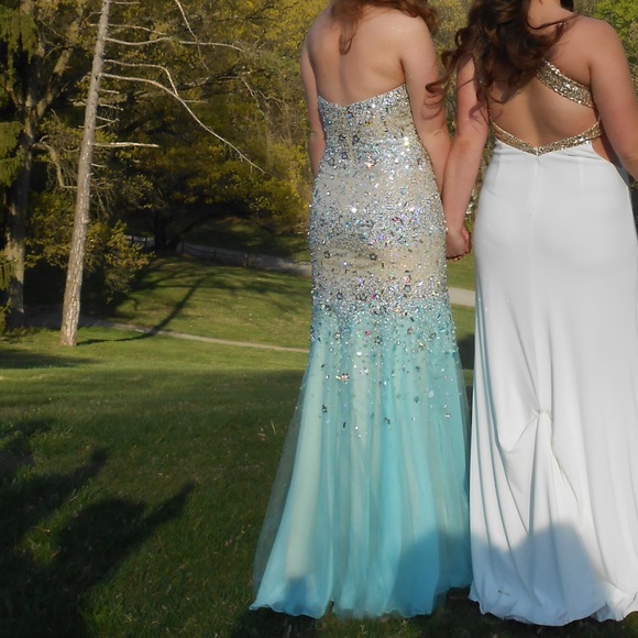 Beaded Terani Couture Mermaid-style Prom/pageant gown nude/aqua tulle skirt Sz 4 - Picture 9 of 9